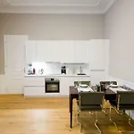 Studio Apartments Urania - Mai\'S Apartments